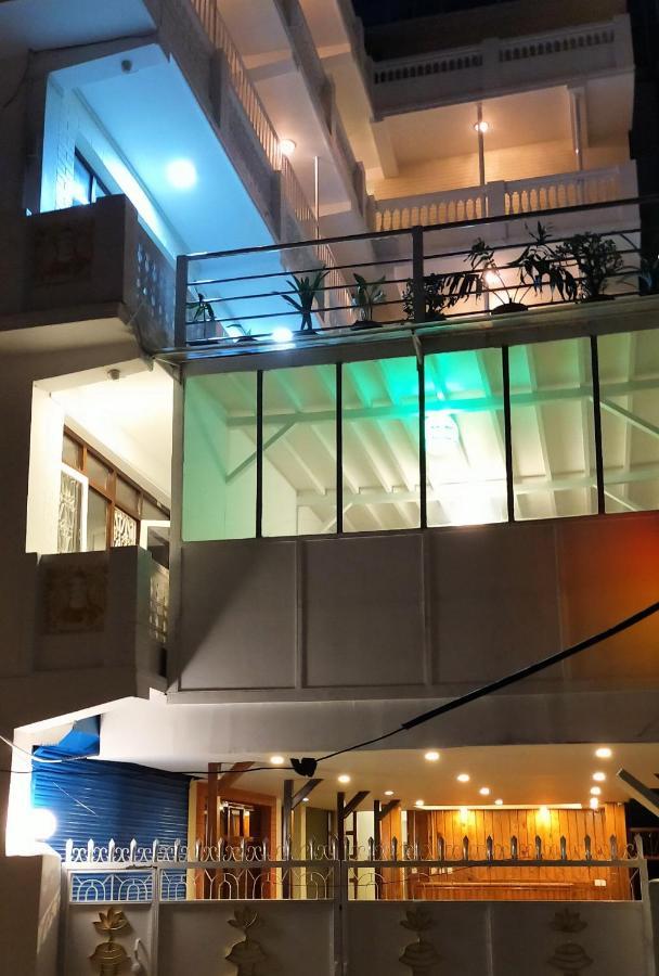 Hotel Shree Tara Катманду Экстерьер фото