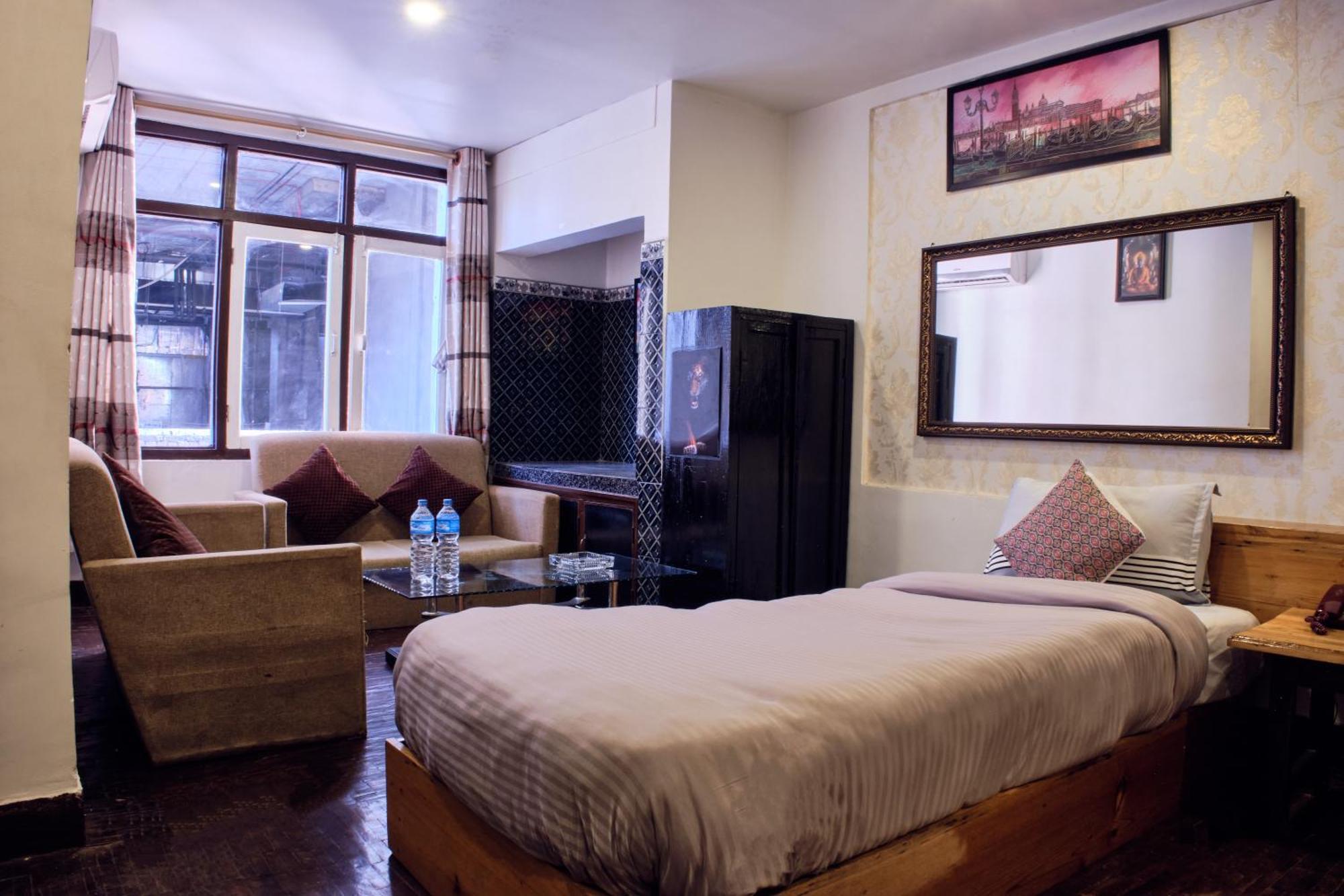 Hotel Shree Tara Катманду Экстерьер фото