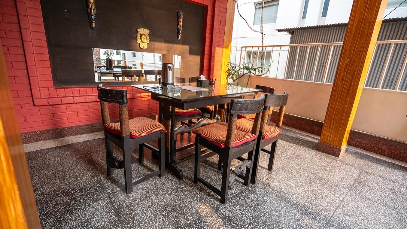 Hotel Shree Tara Катманду Экстерьер фото